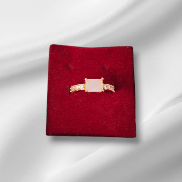 Elegant Rose Quartz Gold Ring - Image 4